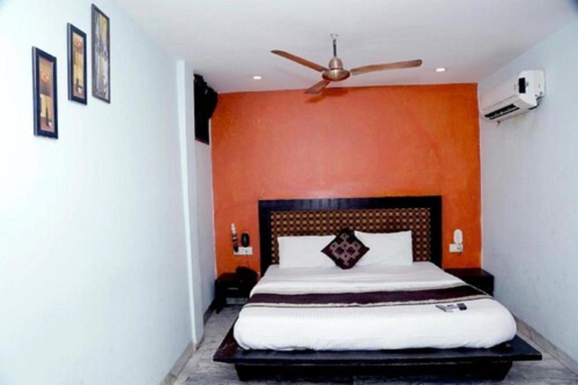 Hotel Shanti House New Delhi Karnail Singh Stadium Gate No 1 Exterior foto